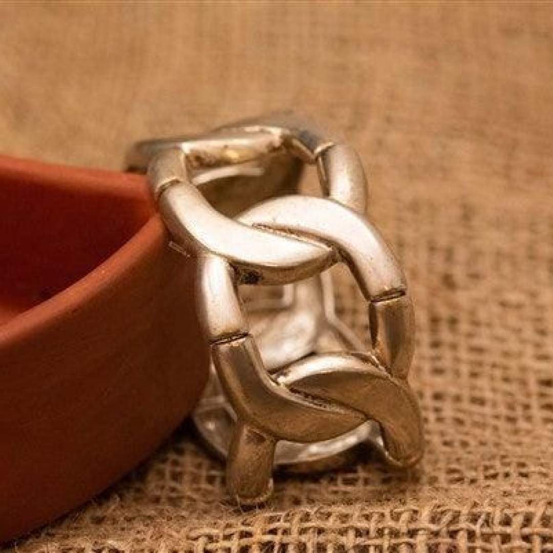 Bold Linked Bracelet (Adjustable)